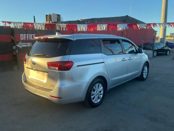 2016 Kia Sedona LX 4dr Mini-Van - Image 5
