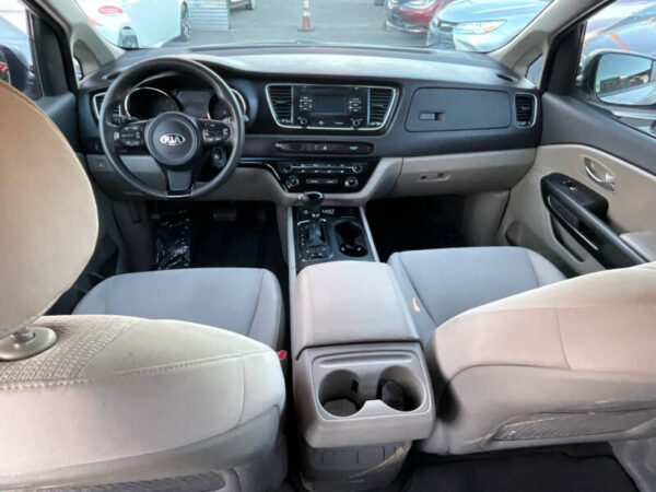 2016 Kia Sedona LX 4dr Mini-Van - Image 9