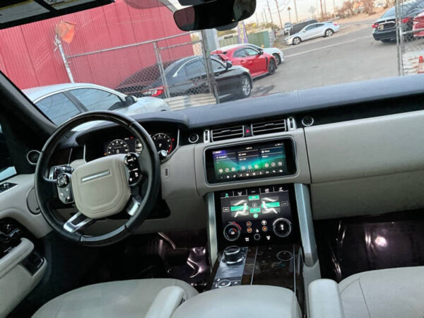 2018 Land Rover Range Rover Supercharged - Image 11