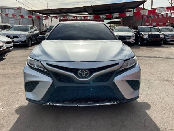 2019 Toyota Camry SE - Image 4
