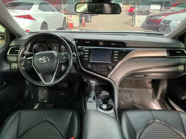 2019 Toyota Camry SE - Image 9